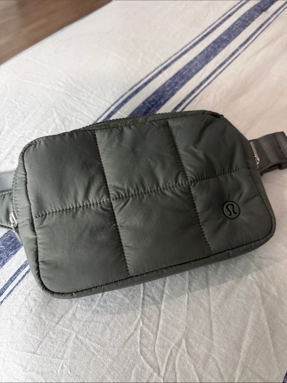 Lululemon Large Belt Bag - Picture 9 of 9